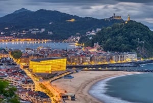 San Sebastian: Private Walking Tour with Pintxo and Drink