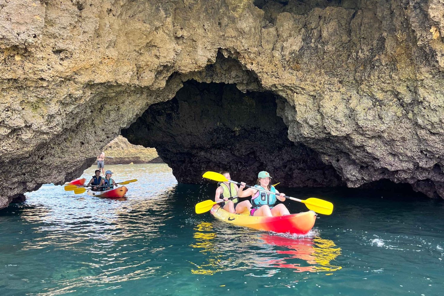 Albufeira: Caves and Cliffs Kayaking Tour