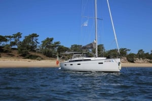 Cascais: Passeio à Vela com Bebida