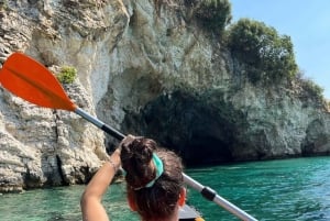 Grotterne i Porto Palermo: Kajak/SUP-tur med havudsigt over slottet