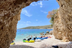 Grotterne i Porto Palermo: Kajak/SUP-tur med havudsigt over slottet