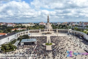 Вера, пещеры и океанские волны: Самая душевная однодневная поездка в Португалии