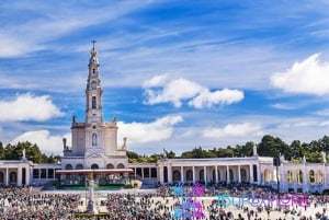 Вера, пещеры и океанские волны: Самая душевная однодневная поездка в Португалии