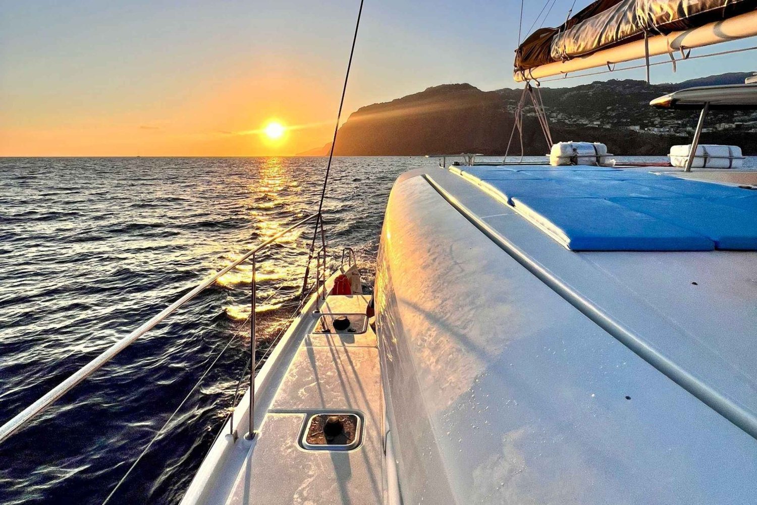Da Funchal: Crociera al tramonto a Cabo Girao su catamarano di lusso