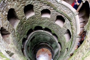 Lissabonista: 10-tuntinen palatsikierros Cascaisissa ja Sintrassa