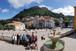 Lissabonista: 10-tuntinen palatsikierros Cascaisissa ja Sintrassa