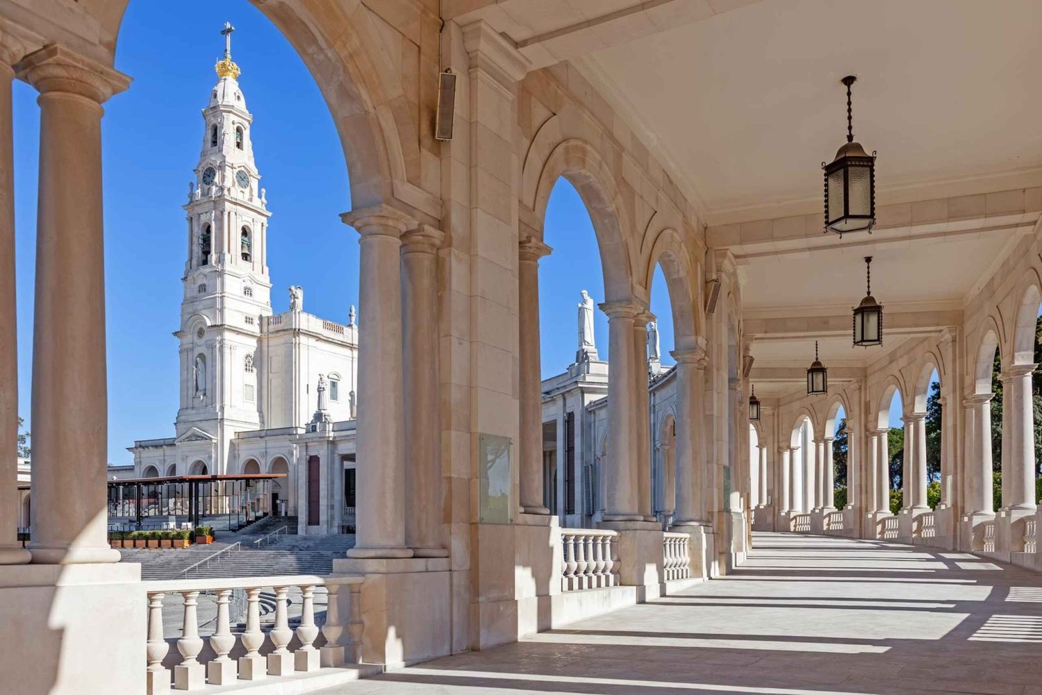From Lisbon: Fátima, Batalha, Nazaré and Óbidos Day Tour