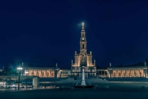 Z Lizbony: Prywatna jednodniowa wycieczka do Fatimy, Nazare, Obidos i jaskiń