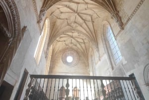 Da Lisbona: Tour Medievale, Batalha, Tomar, Alcobaça, Óbidos