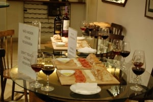 De Lisboa: Tour particular de vinhos com prova de vinhos e queijos