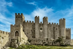 Da Lisbona: Tour a Óbidos e Nazaré - Villaggio medievale, Ginja e Museo del Surf