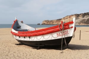Da Lisbona: Tour a Óbidos e Nazaré - Villaggio medievale, Ginja e Museo del Surf