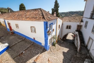 Da Lisbona: Tour a Óbidos e Nazaré - Villaggio medievale, Ginja e Museo del Surf