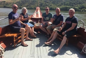 Do Porto: Excursão de vinhos em pequenos grupos no Vale do Douro