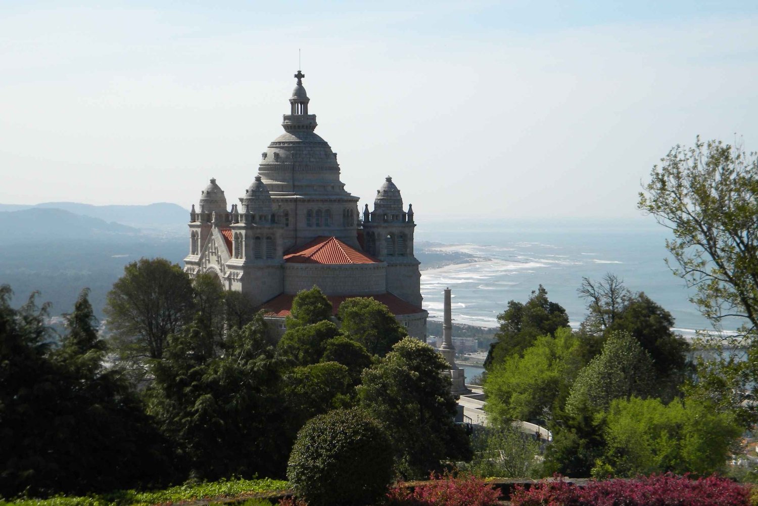 From Porto: Viana Castelo and Ponte Lima Private Tour