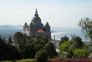 From Porto: Viana Castelo and Ponte Lima Private Tour