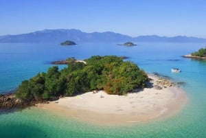 Full tour departing from Angra, with lunch