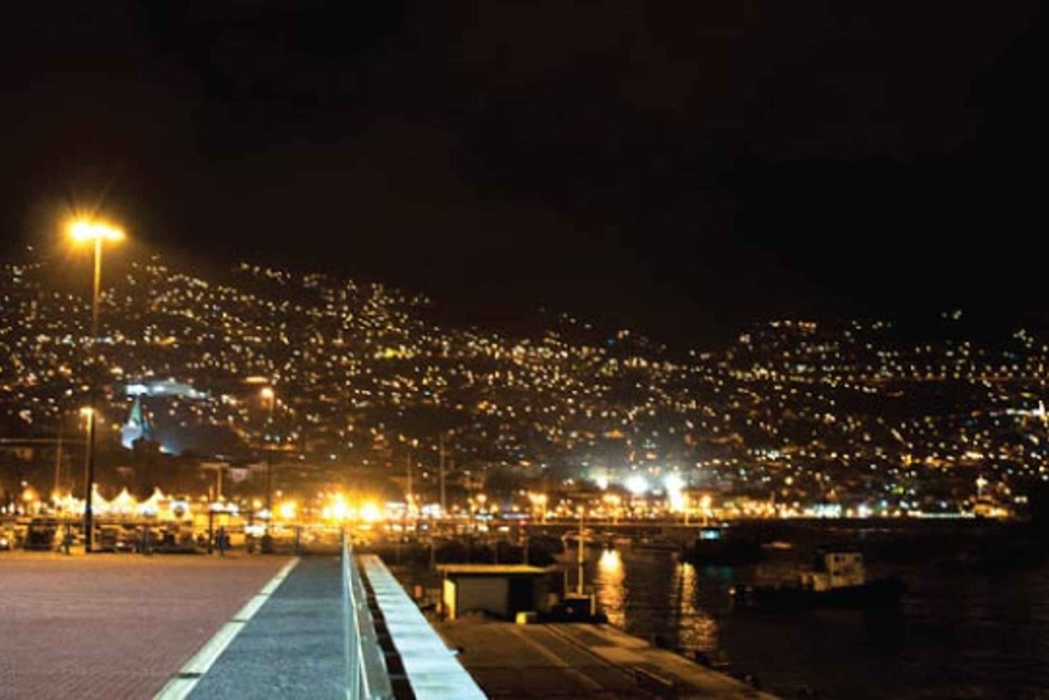 Tour particular do Funchal à noite em Tuk Tuk