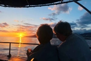 Funchal: Sunset Tour na tradycyjnej Maderze łodzi z napojami
