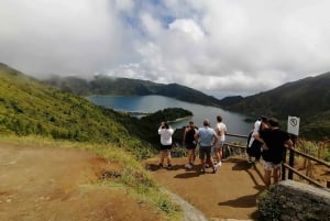Idyllic Full Day West, Twin & Fire lakes by SUV