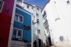 Lissabon: Alfama, Mouraria Neighborhood Walking Tour