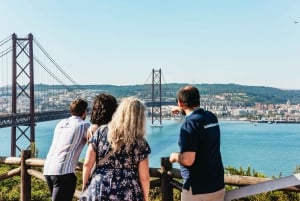Lisbon: Arrábida and Sesimbra Day Trip with Wine