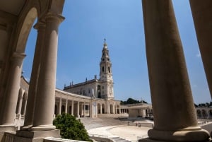 Lissabon: Fátima, Nazaré, Óbidos & São Martinho do Porto Tour