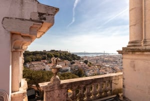 Lisboa: Bilhete de entrada na Igreja da Graça com bebida na esplanada