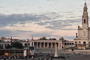 Lisbona: Tour privato della Chiesa del Santo Miracolo di Santarem e Fatima