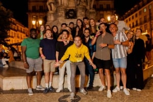 Lisbona Premium Pubcrawl: 1h Open Bar, shot, ingresso al club VIP