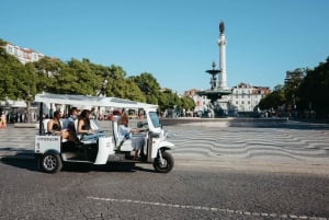 Lisboa: Tour privado de la ciudad enogastronómica en Eco Tuk Tuk