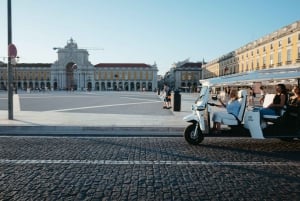 Lisboa: Tour privado de la ciudad enogastronómica en Eco Tuk Tuk