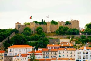 Lisboa: Saint George's Castle Entry & City Self-Guided Tours