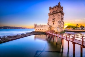Lisboa: Saint George's Castle Entry & City Self-Guided Tours