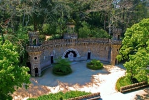 Lisbon: Sintra, Pena, Moorish Castle, Regaleira & Cascais