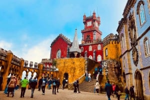 Lisbona: Tour guidato di Sintra e del Palazzo di Pena con servizio di prelievo in hotel