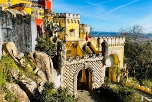 Lisbona: Tour guidato di Sintra e del Palazzo di Pena con servizio di prelievo in hotel