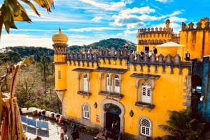 Lisbona: Tour guidato di Sintra e del Palazzo di Pena con servizio di prelievo in hotel