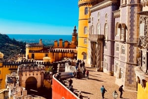 Lisbona: Tour guidato di Sintra e del Palazzo di Pena con servizio di prelievo in hotel