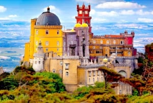 Lisbona: Sintra, Palazzo Pena, Quinta Regaleira, Cascais Tour