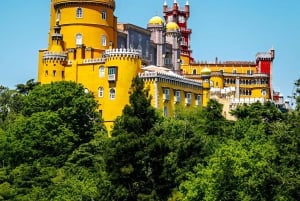 Lisbona: Sintra, Palazzo Pena, Quinta Regaleira, Cascais Tour