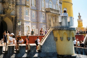 Lisbona: Sintra, Palazzo Pena, Quinta Regaleira, Cascais Tour