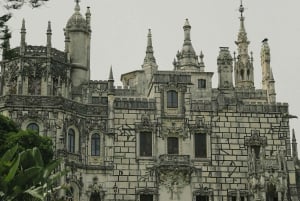Lisbona: Sintra, Palazzo Pena, Quinta Regaleira, Cascais Tour
