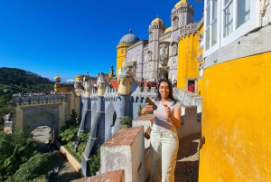 Lisbona: Sintra, Palazzo Pena, Quinta Regaleira, Cascais Tour