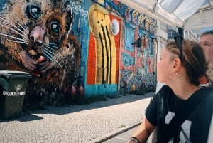 Lissabon: Gadekunstelskere med tuktuk