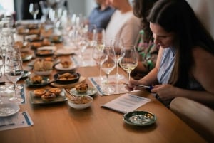 Lisbona: Degustazione di vini e abbinamento di cibi