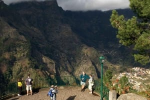 Madeira: Tour de medio día por el Valle de las Monjas y la Câmara de Lobos