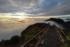 Madera: Wycieczka na wschód słońca z przewodnikiem po Pico Ruivo z odbiorem z hotelu