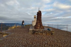 Madera: Wycieczka na wschód słońca z przewodnikiem po Pico Ruivo z odbiorem z hotelu