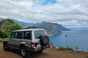 Madeira: Porto da Cruz to Machico Hiking Tour with Transfer